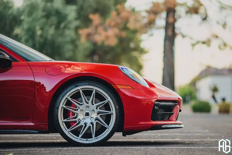 Porsche 911 GTS with Blaque Diamond F20 wheels