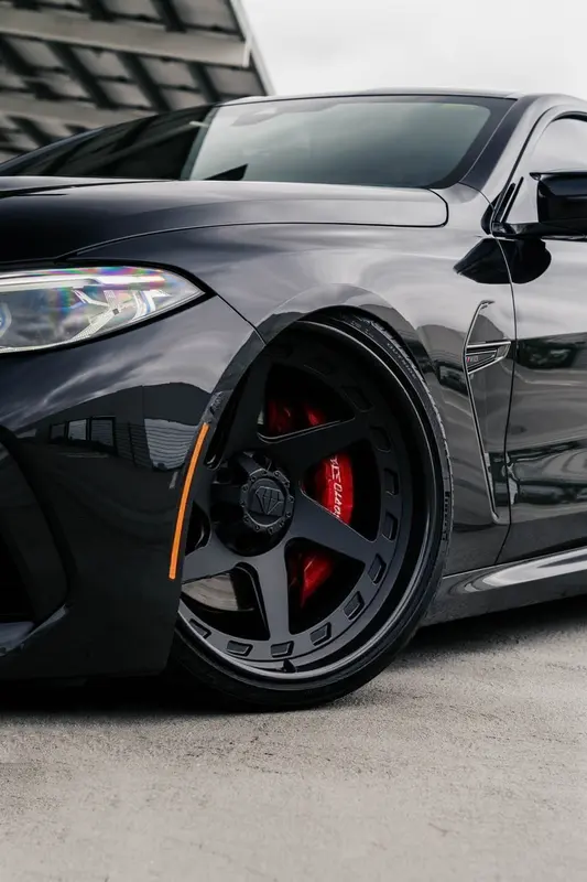 BMW M8 with Blaque Diamond O728 wheels