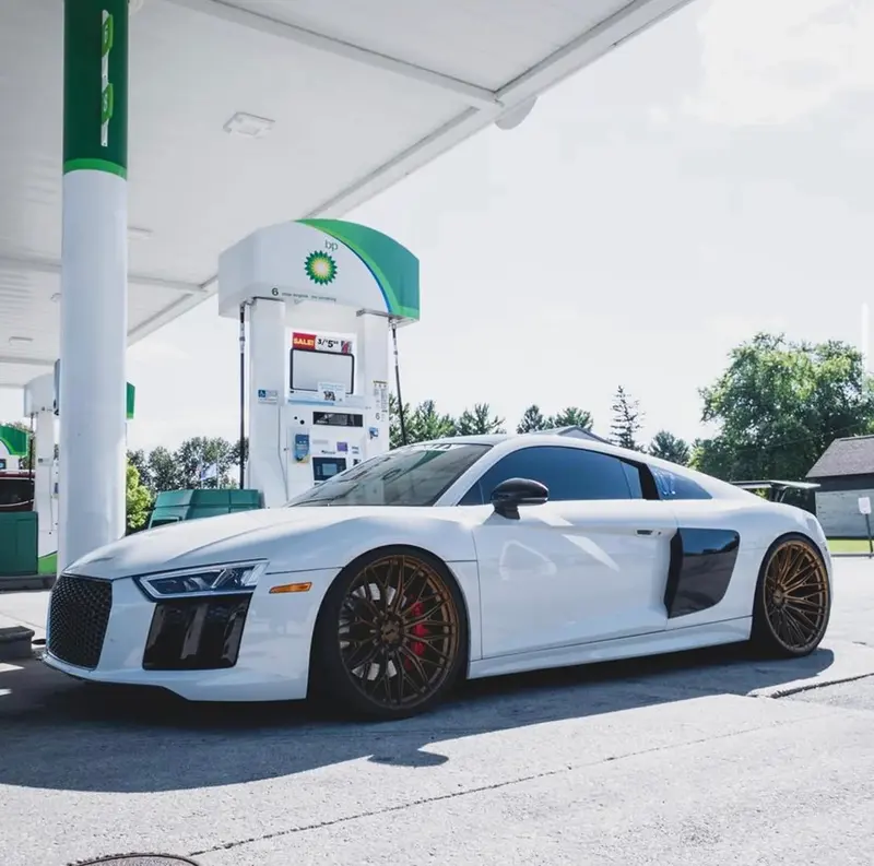 Audi R8 with Vossen VFX-04 wheels
