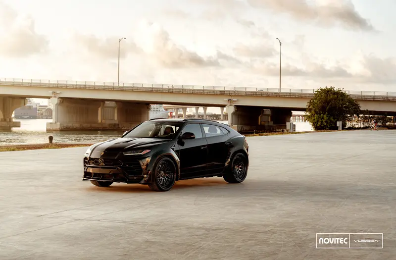 Lamborghini Urus with MV Forged MV10-R wheels