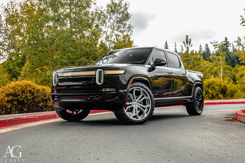 Rivian R1T with AG Luxury AGL37 wheels