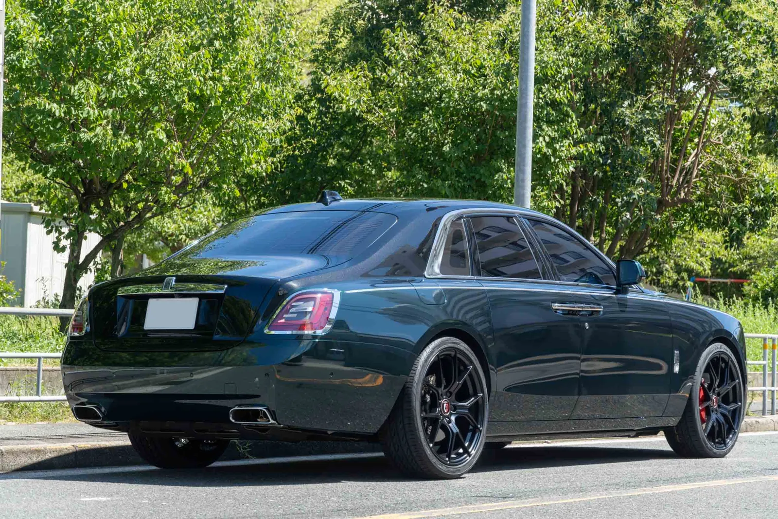 Rolls-Royce Ghost Series II with Curva Concepts C42 wheels