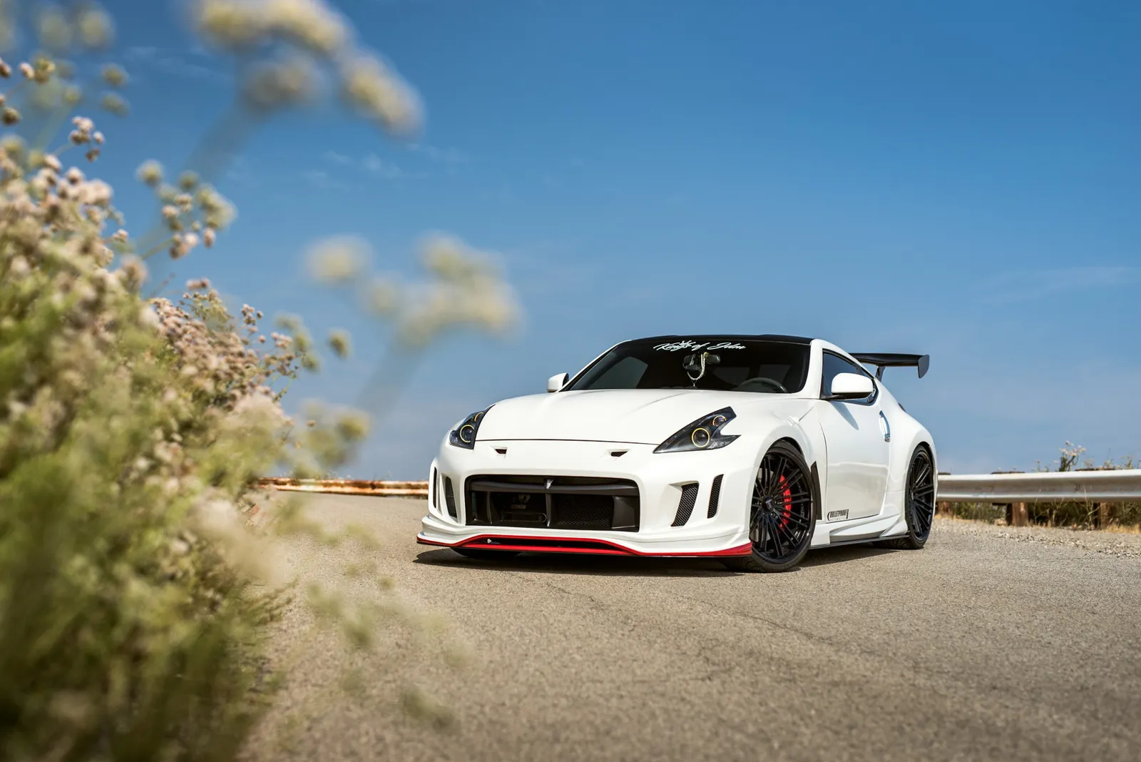 Nissan 370Z with Rohana RC20 wheels
