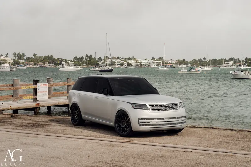 Land Rover Range Rover L460 with Rohana RFX7 wheels
