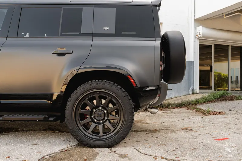 Land Rover Defender with TREX Off-Road T100 wheels