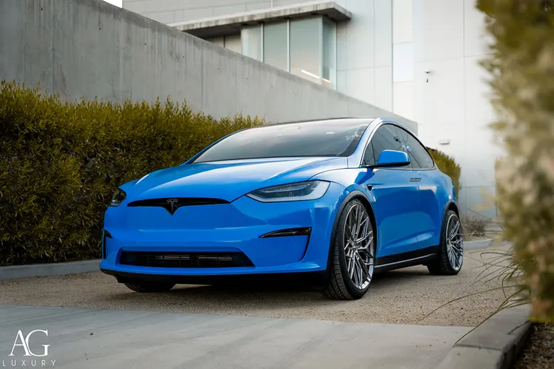 Tesla Model X with Variant Maxim wheels