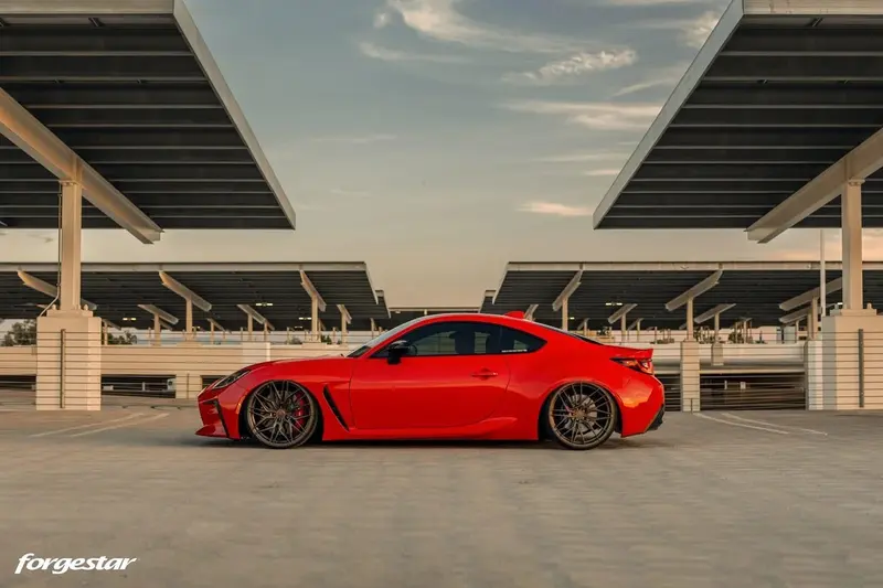 Toyota GR86 with Rohana RFX17 wheels