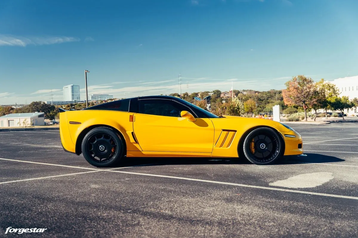 Chevrolet Corvette C6 with AG Luxury RT01 wheels