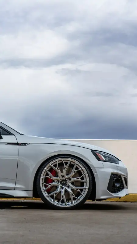 Audi RS 5 with F1R FS3 wheels