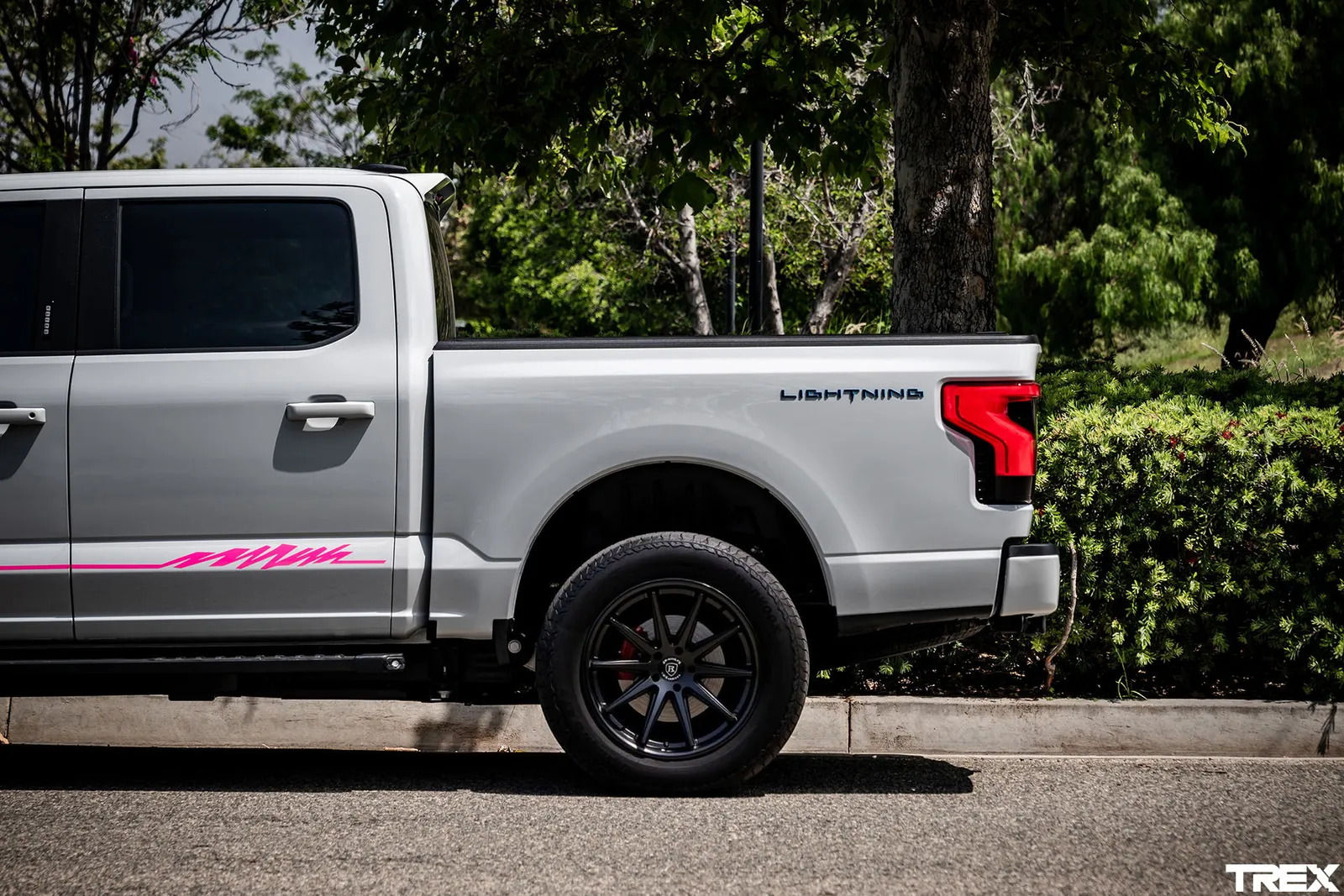 Ford F-150 Lightning with Rohana RFC10 wheels