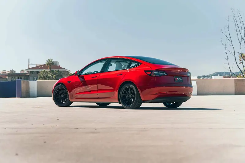 Tesla Model 3 with Rohana RFX13 wheels