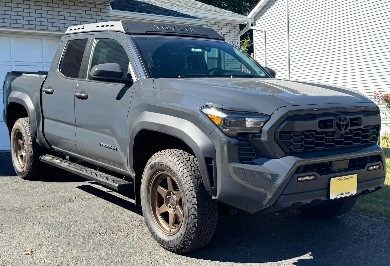 Toyota Tacoma with TREX Off-Road T200 wheels in Bronze