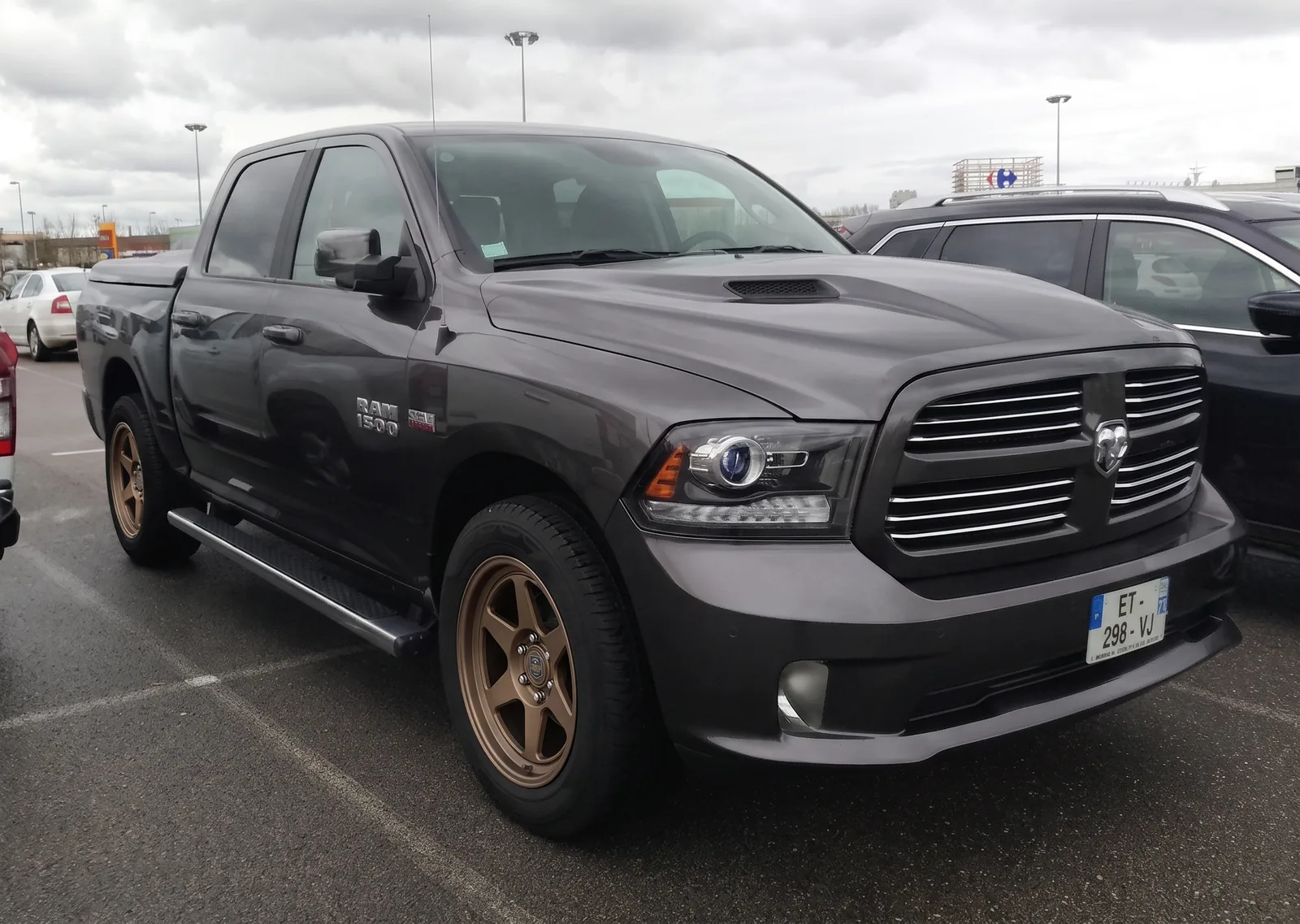 Ram 1500 with TREX Off-Road T200 wheels in Bronze