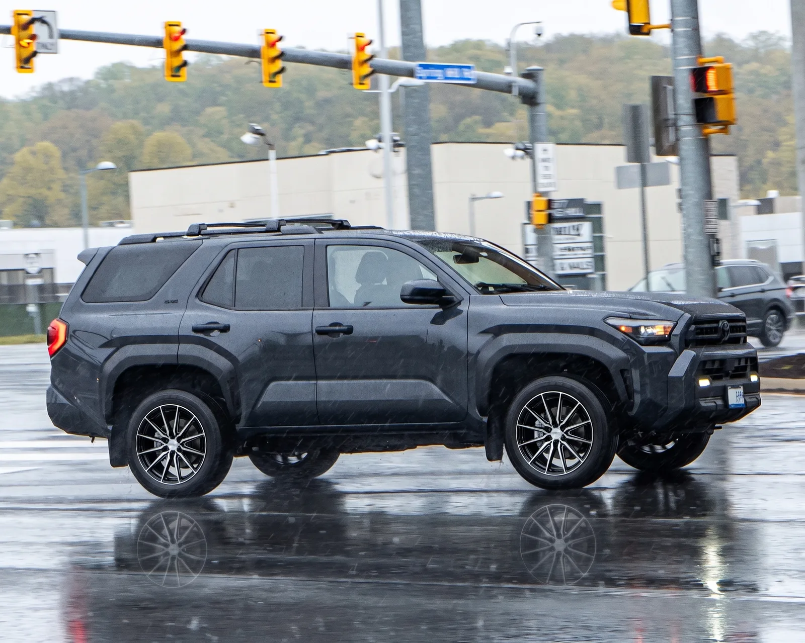 Toyota 4Runner with Vossen HF6-1 wheels in Brushed Matte Black