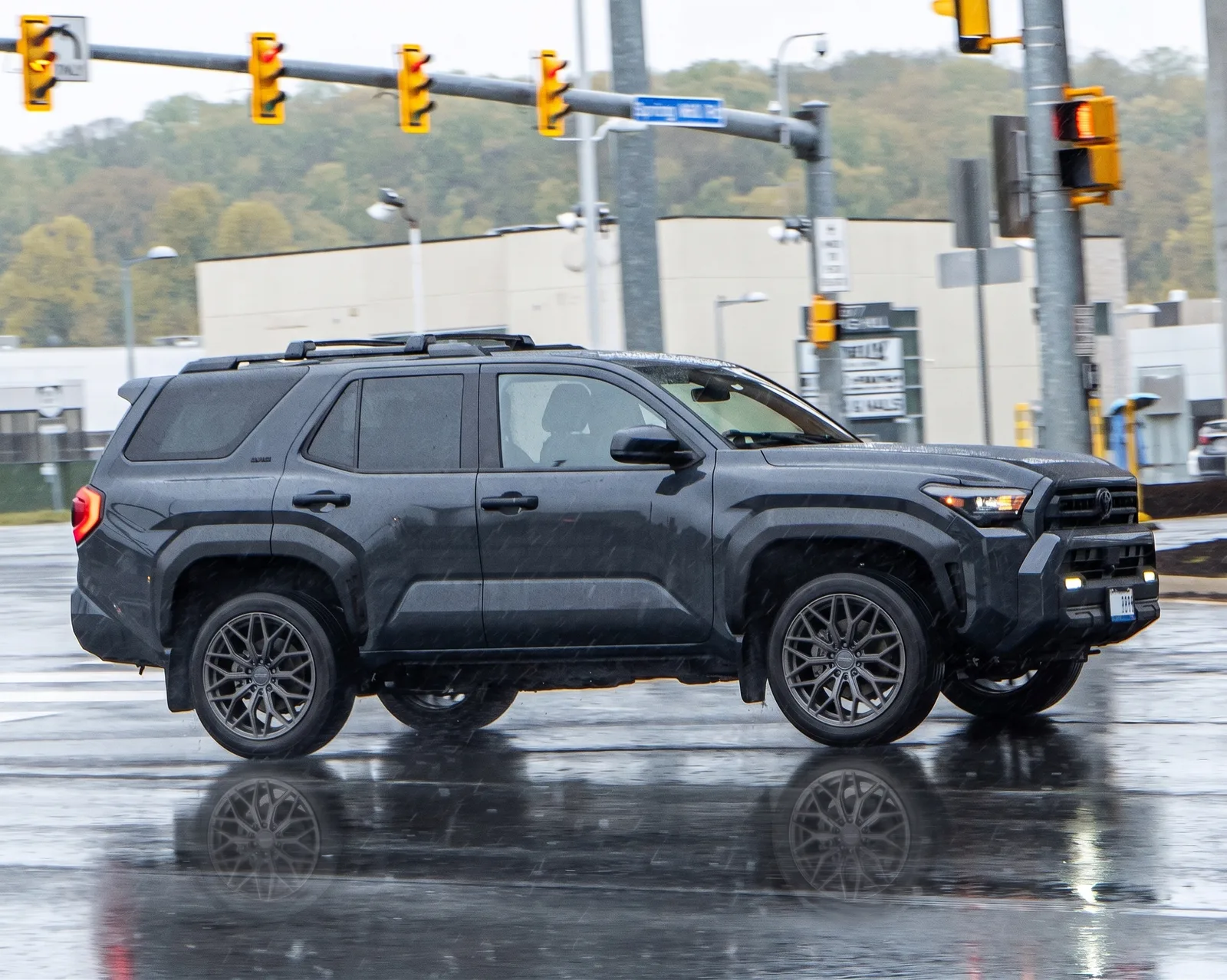 Toyota 4Runner with Vossen HF6-3 wheels in Matte Gunmetal