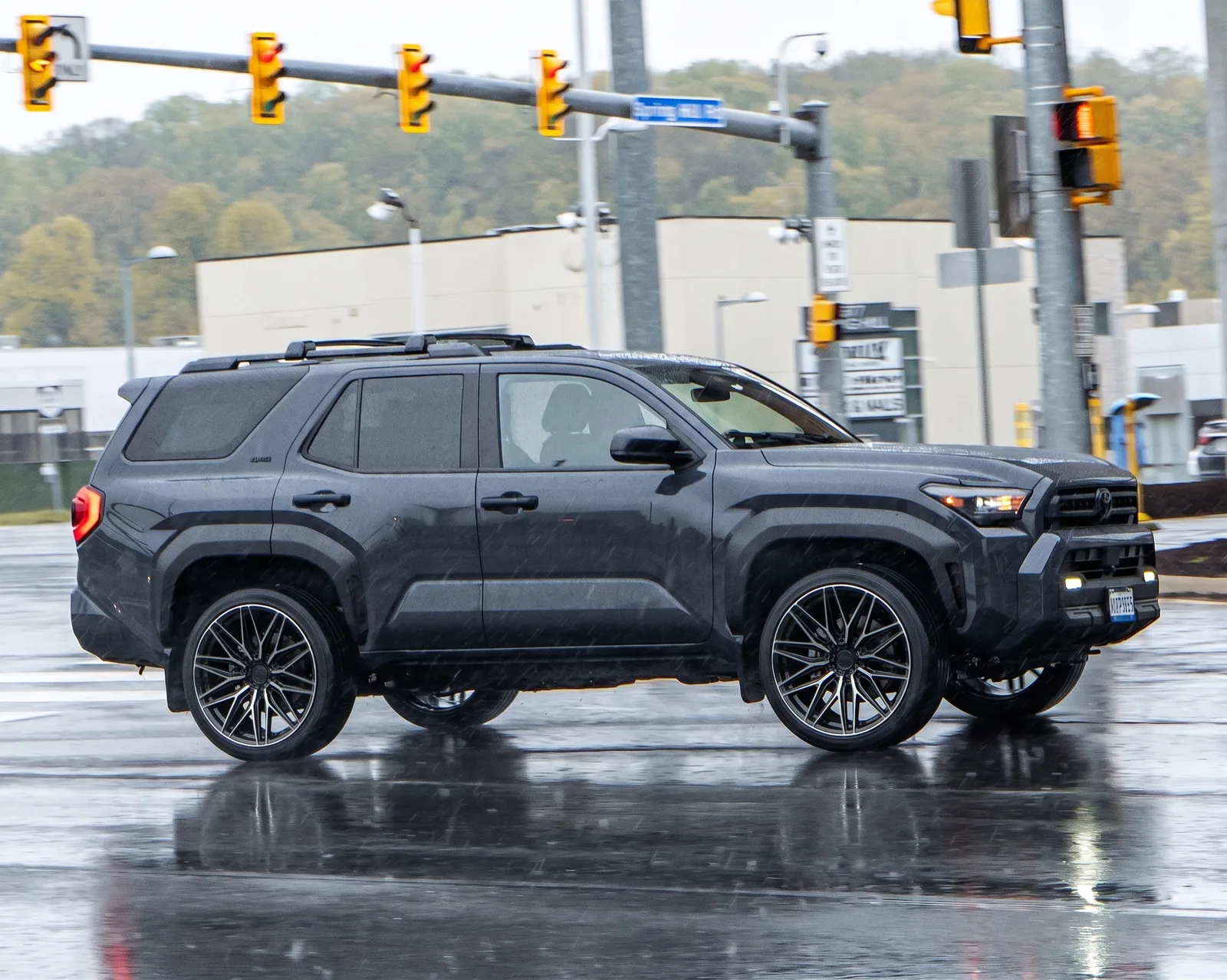 Toyota 4Runner with Vossen HF6-5 wheels in Tinted Gloss Black