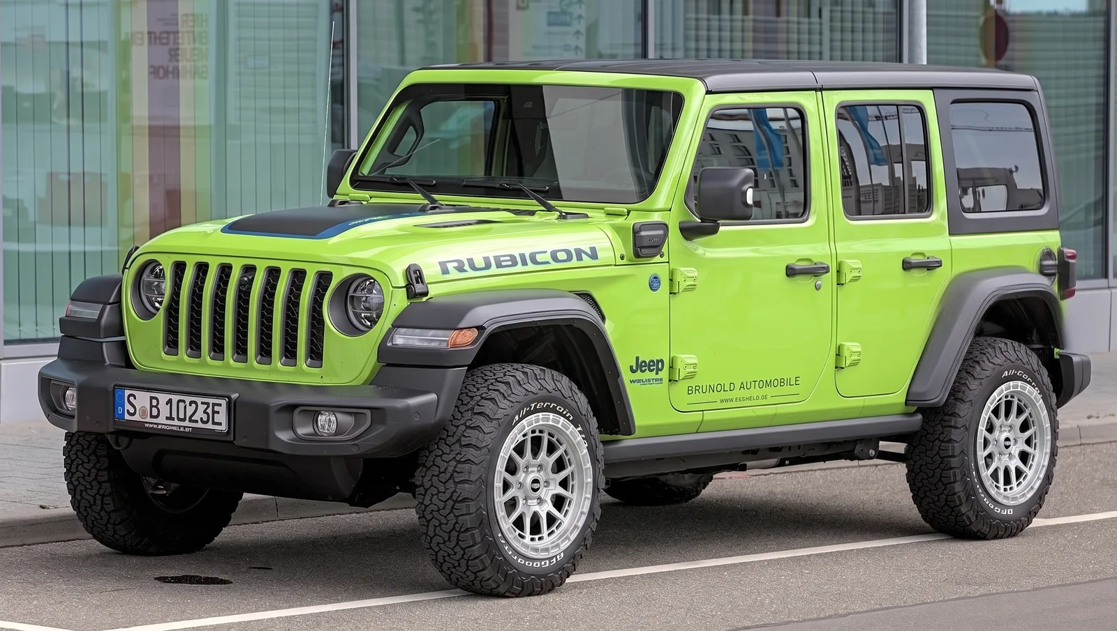 Jeep Wrangler with TREX Off-Road T400 wheels in Clear