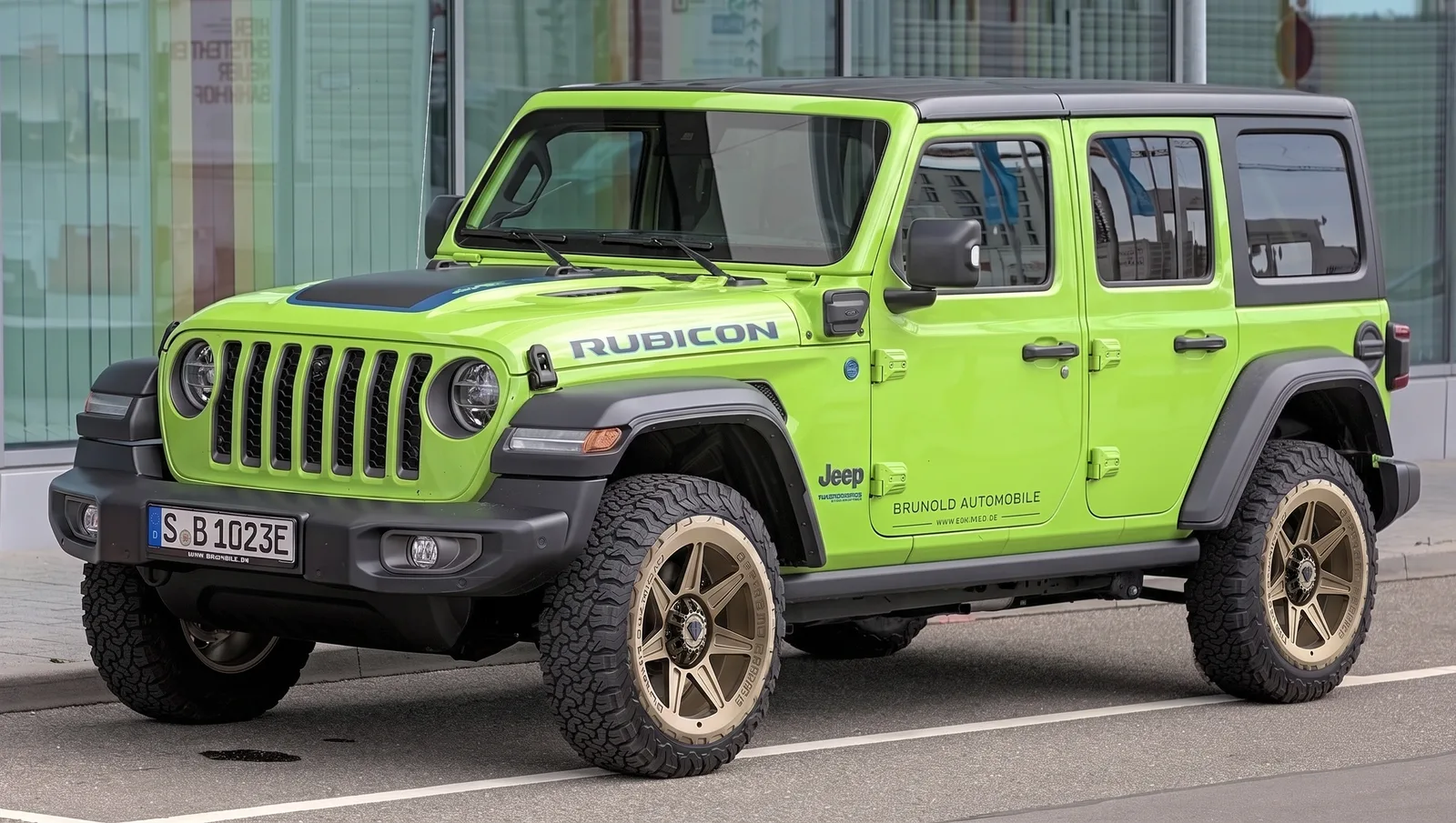 Jeep Wrangler with Blaque Diamond O102 wheels in Bronze