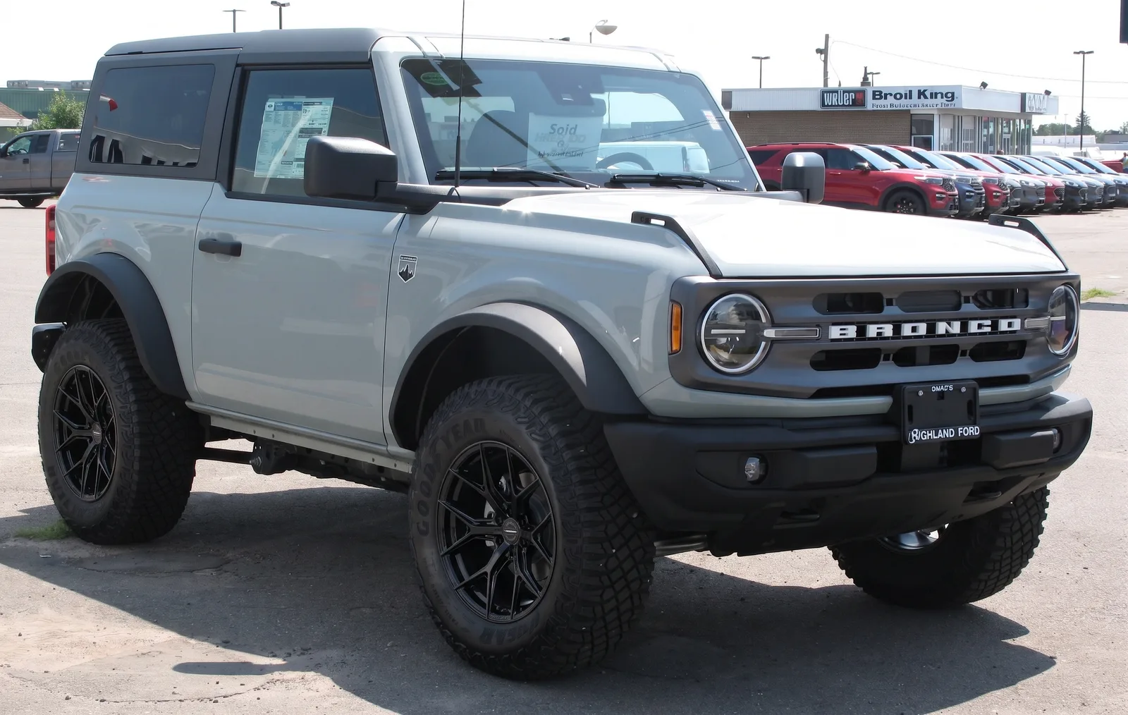 Ford Bronco with Vossen HF6-4 wheels in Satin Black