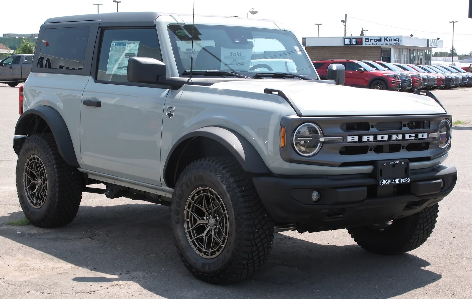 Ford Bronco with Vossen HFX-1 wheels in Matte Gunmetal