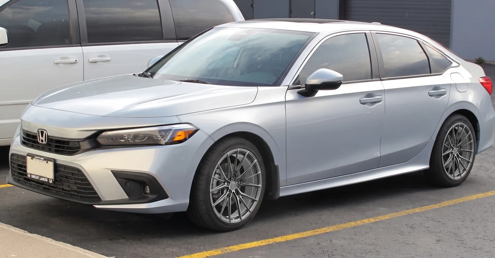 Honda Civic with Variant Rian wheels in Satin Gunmetal