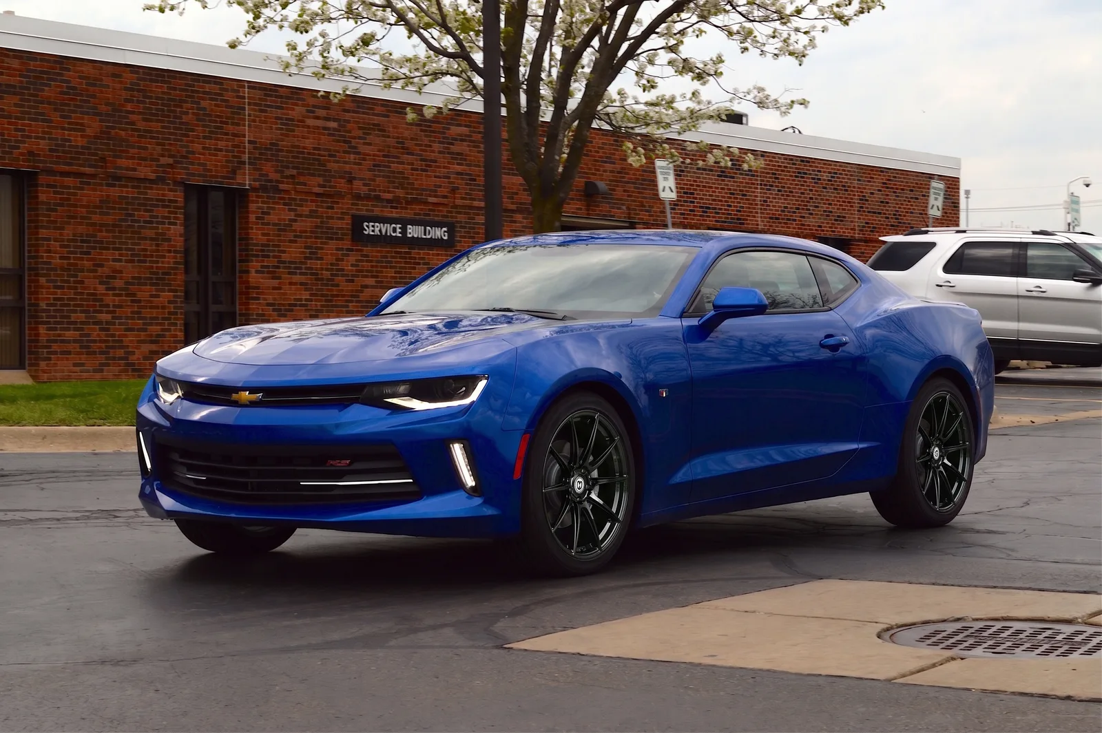 Chevrolet Camaro with Curva Concepts CFF72 wheels in Gloss Black