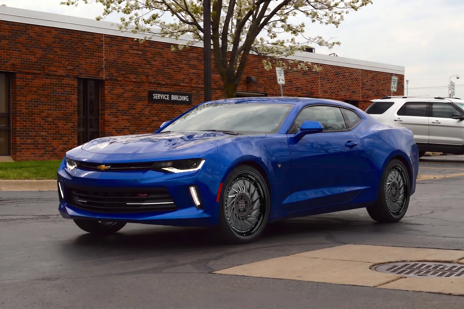 Chevrolet Camaro with MV Forged GR2-V1 wheels in Black
