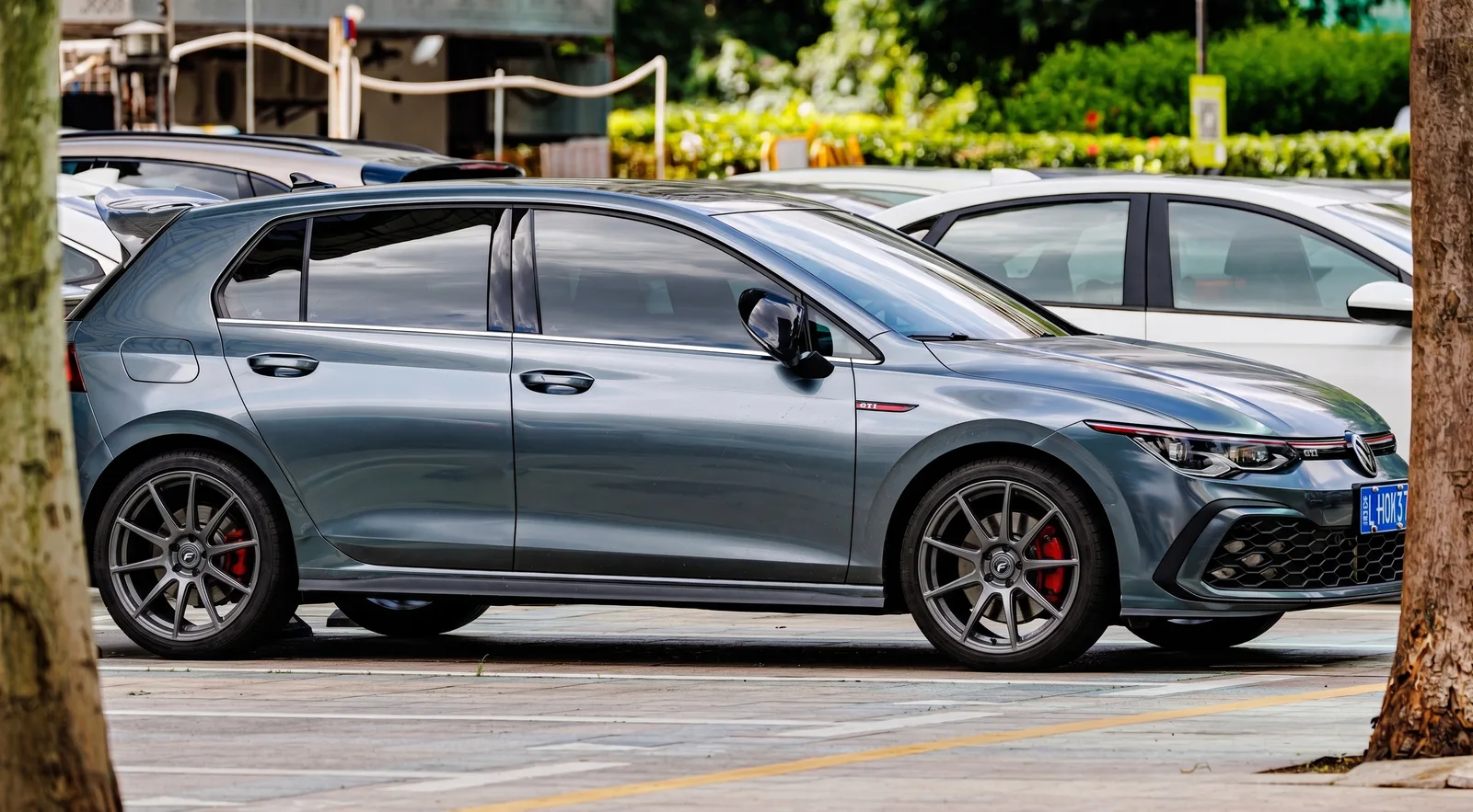 Volkswagen Golf GTI with Forgestar CF10 wheels in Gloss Anthracite
