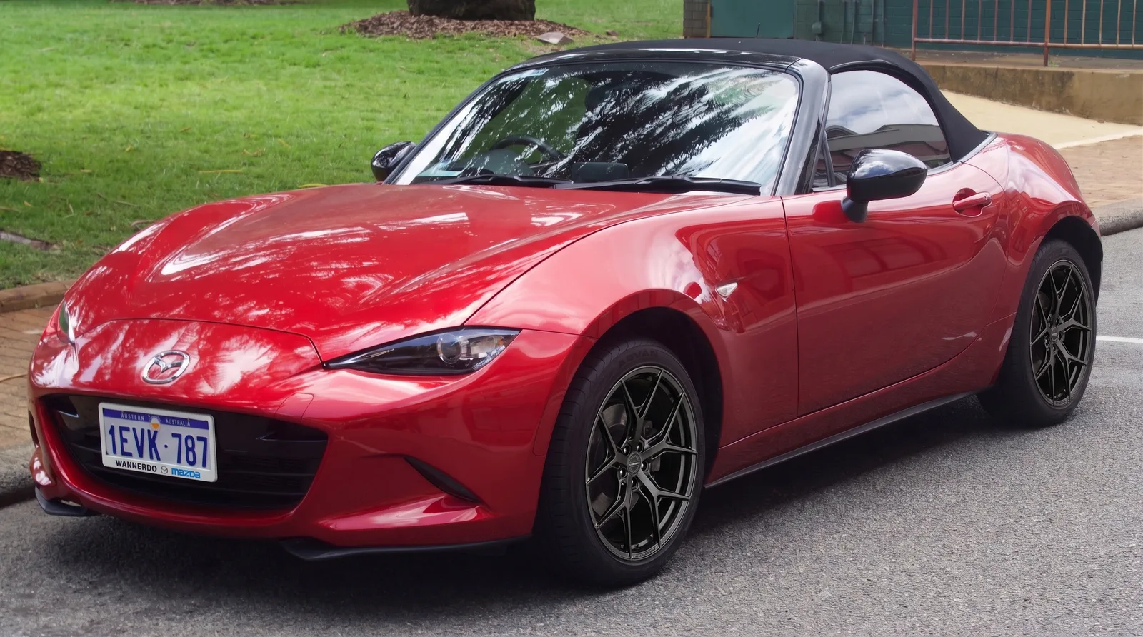 Mazda MX-5 Miata with Vossen HF-5 wheels in Matte Gunmetal