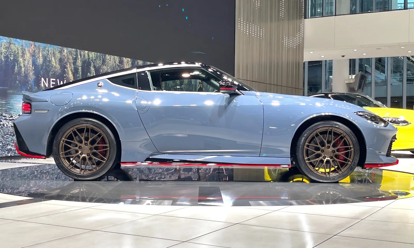 Nissan Z with F1R F103 wheels in Bronze