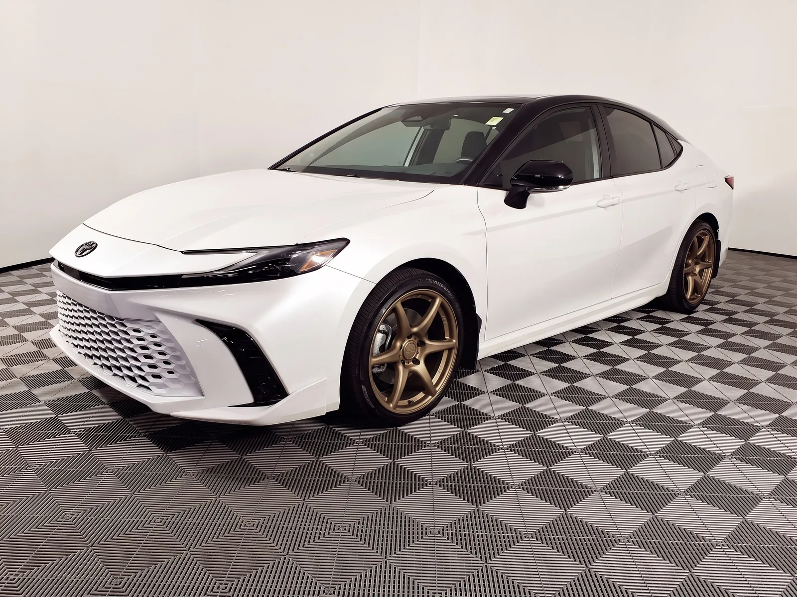 Toyota Camry with Kansei Tandem wheels in Bronze