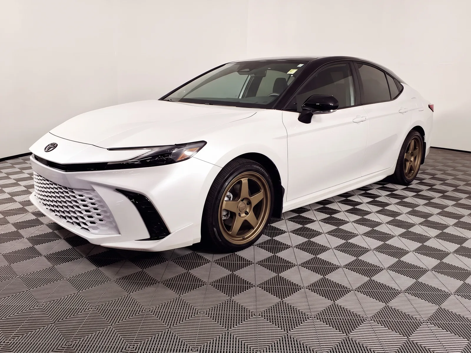 Toyota Camry with Kansei KNP wheels in Bronze