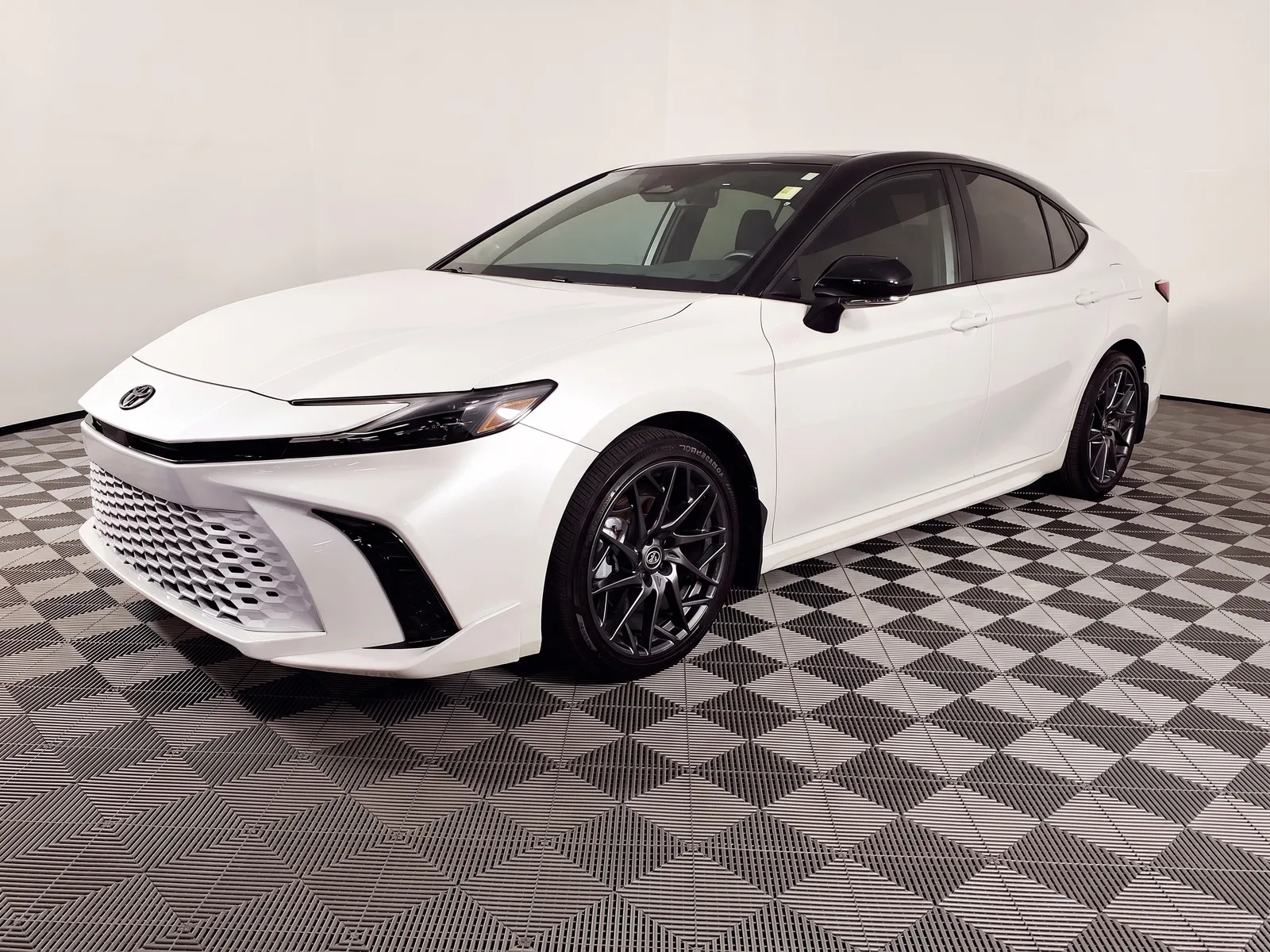 Toyota Camry with Variant Radon wheels in Brushed Titanium