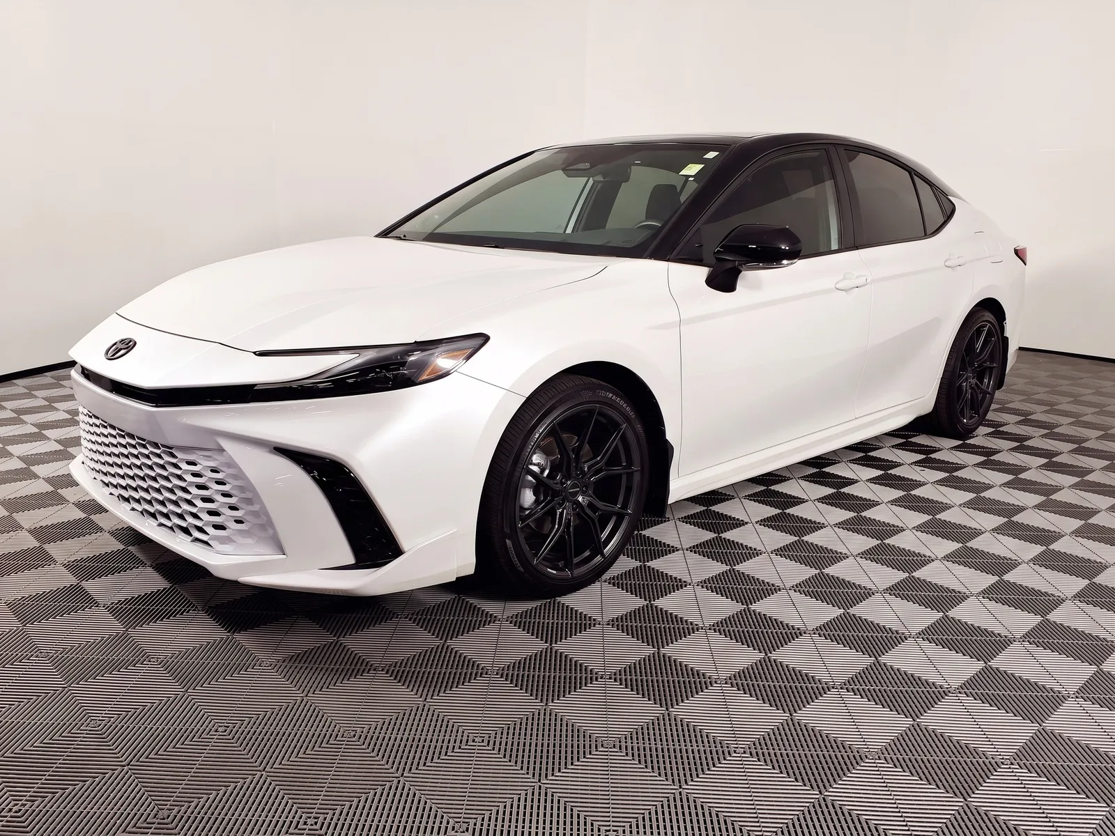 Toyota Camry with Vossen HF-5 wheels in Matte Gunmetal