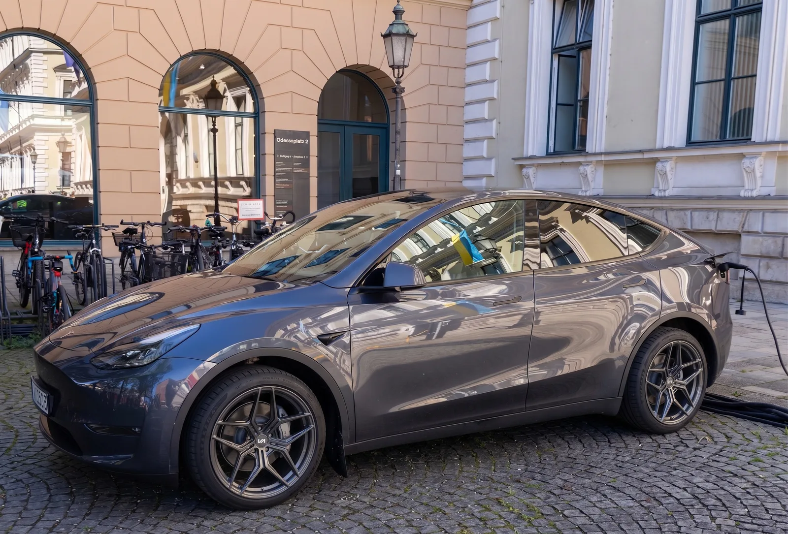 Tesla Model Y with Variant Zeno wheels in Satin Gunmetal