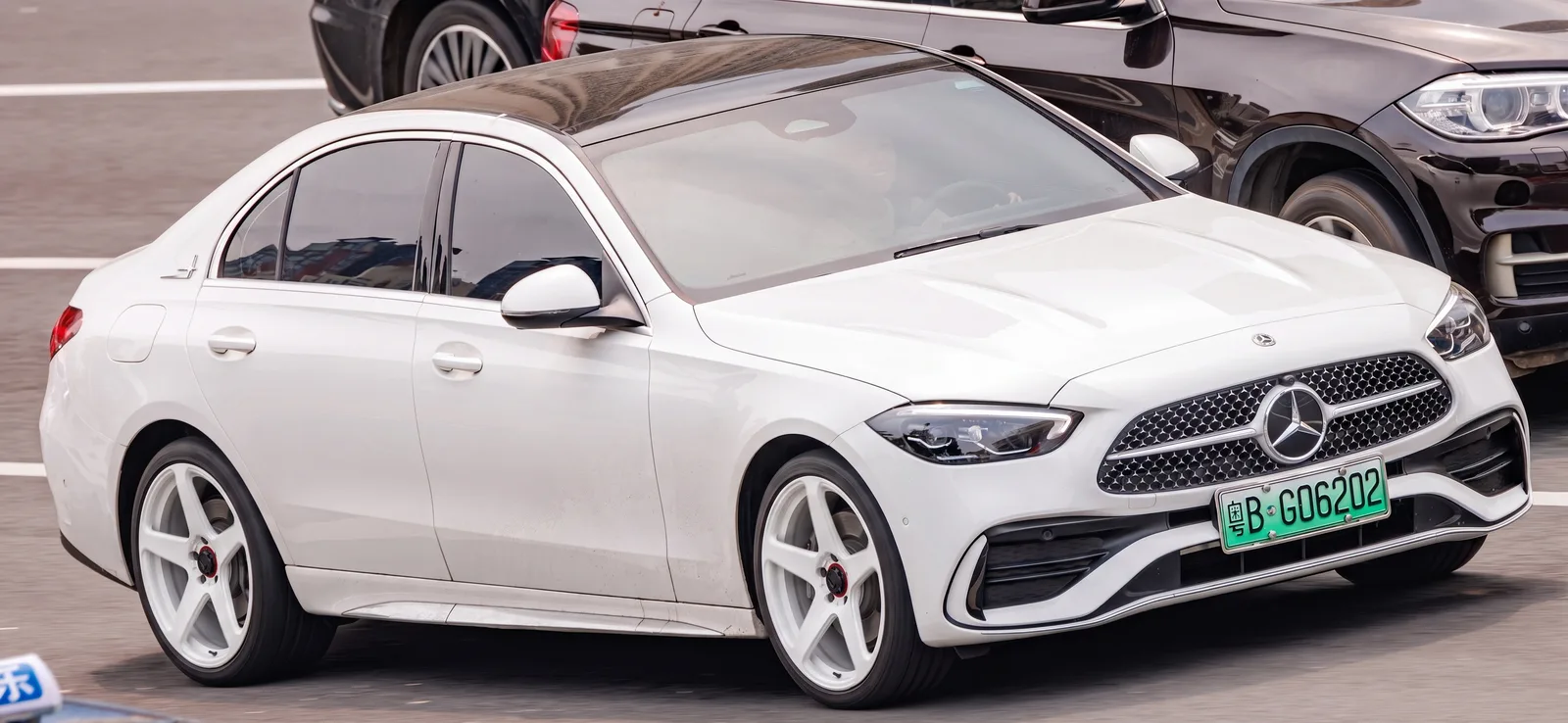 Mercedes-Benz C-Class with Vossen GEN-01 wheels in Miami White