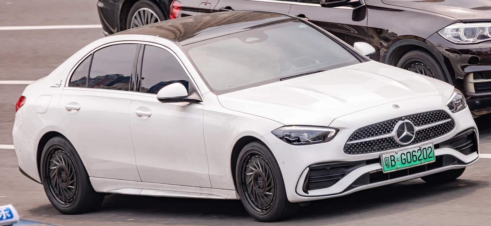Mercedes-Benz C-Class with MV Forged GR2-V1 wheels in Black
