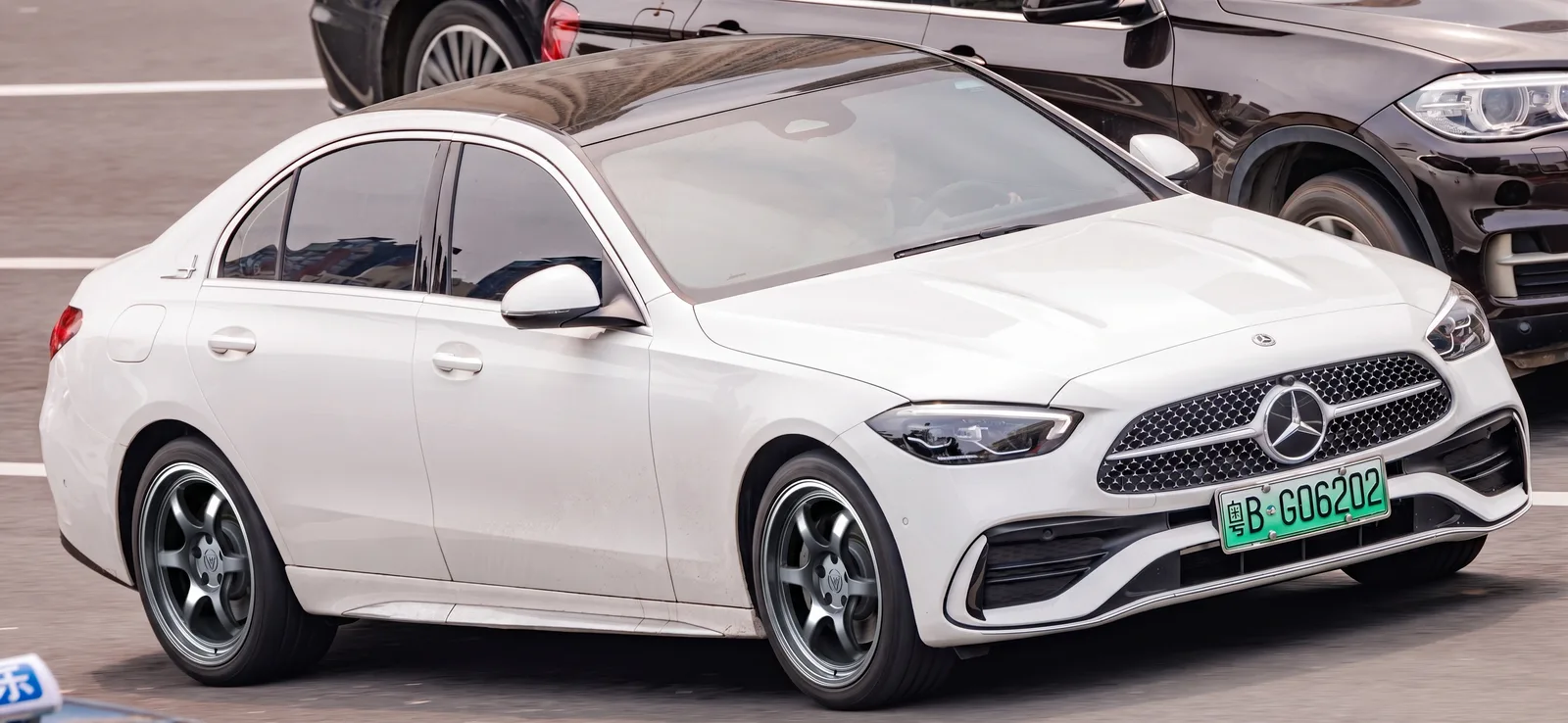 Mercedes-Benz C-Class with Vector Forged LW04 wheels in Gloss Gunmetal
