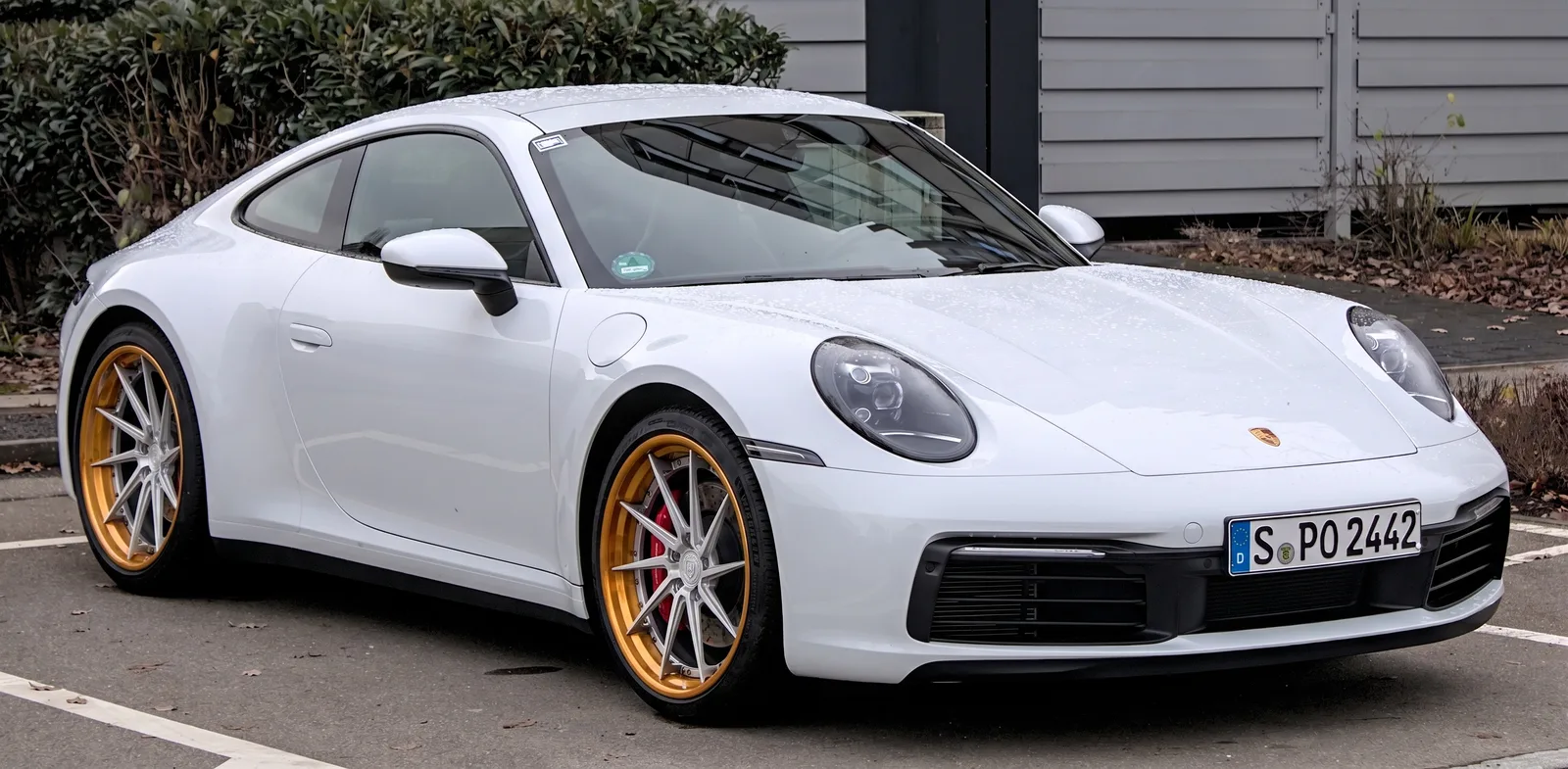 Porsche 911 with Rohana RFG1 wheels in Silver And Bronze