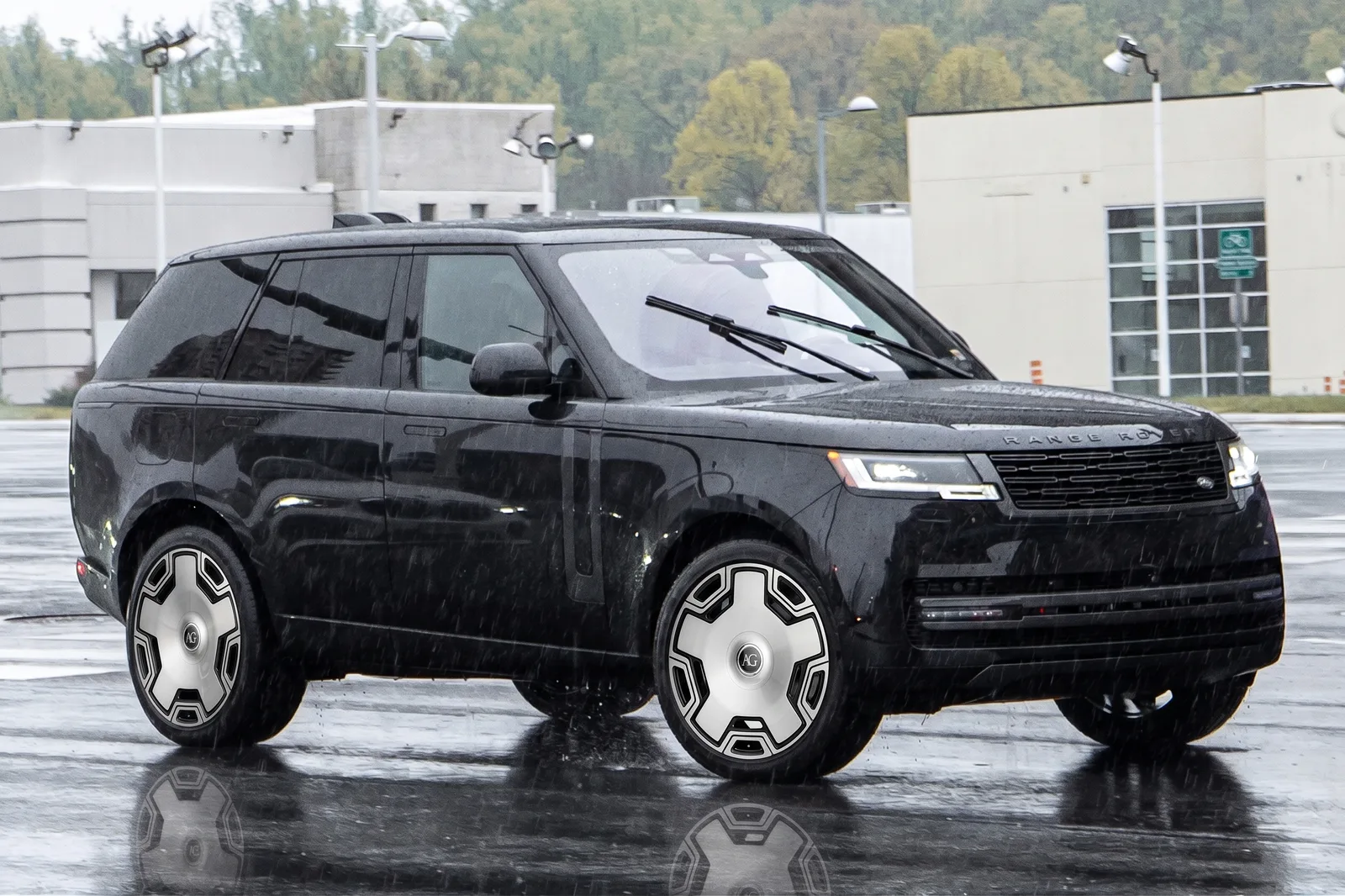 Land Rover Range Rover with AG Luxury AGL73 wheels in Black Chrome