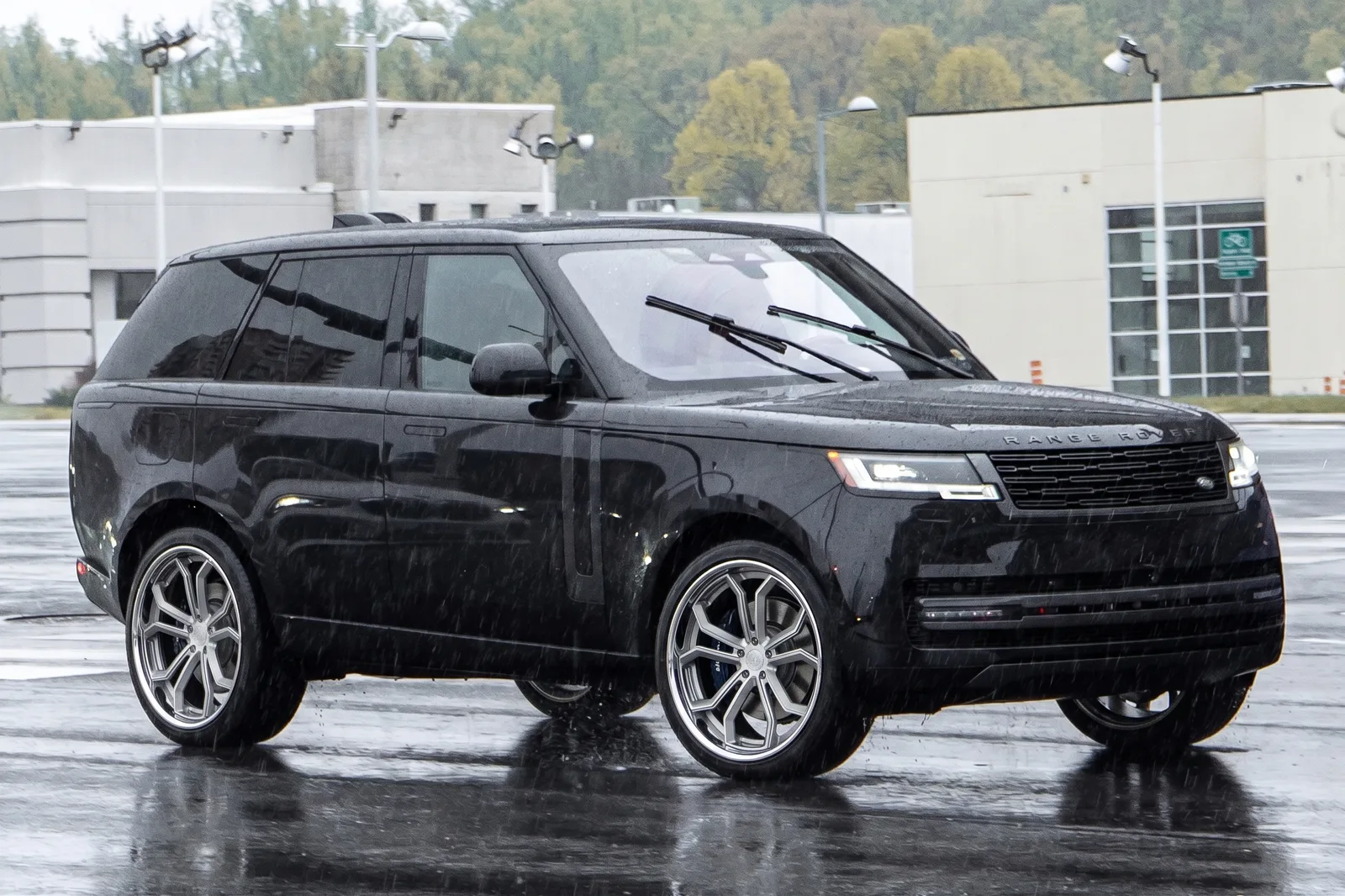Land Rover Range Rover with AG Luxury AGL37 wheels in Polished