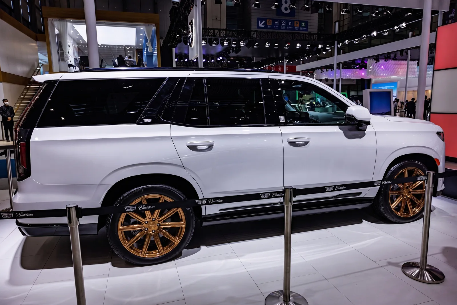 Cadillac Escalade with Vossen UV-2 wheels in Brickell Bronze