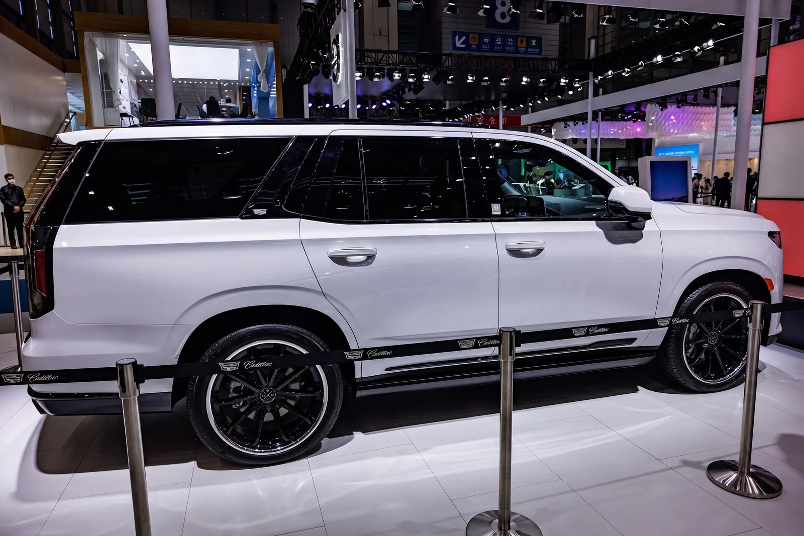 Cadillac Escalade with Blaque Diamond BD-23 wheels in Black