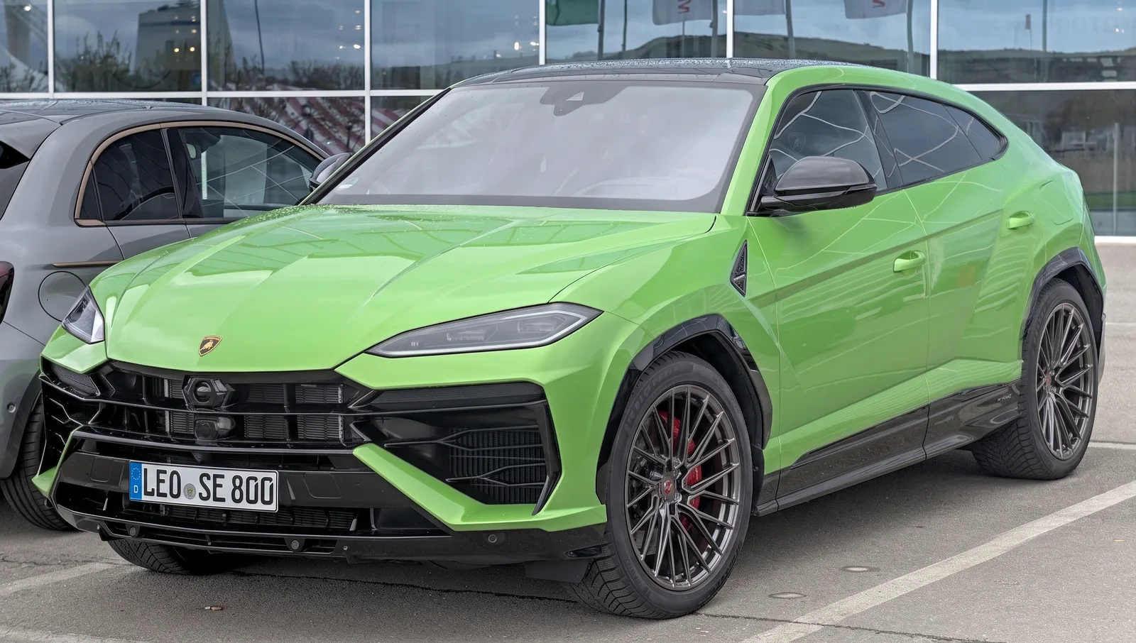 Lamborghini Urus with Vossen EVO-6T wheels in Dark Smoke