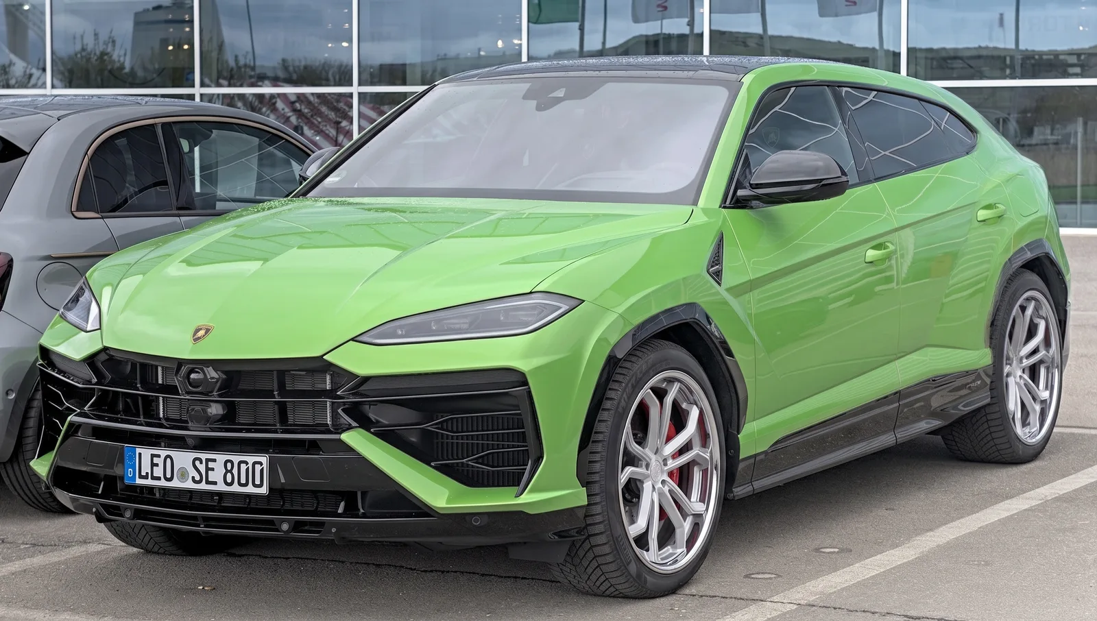 Lamborghini Urus with AG Luxury AGL37 wheels in Polished