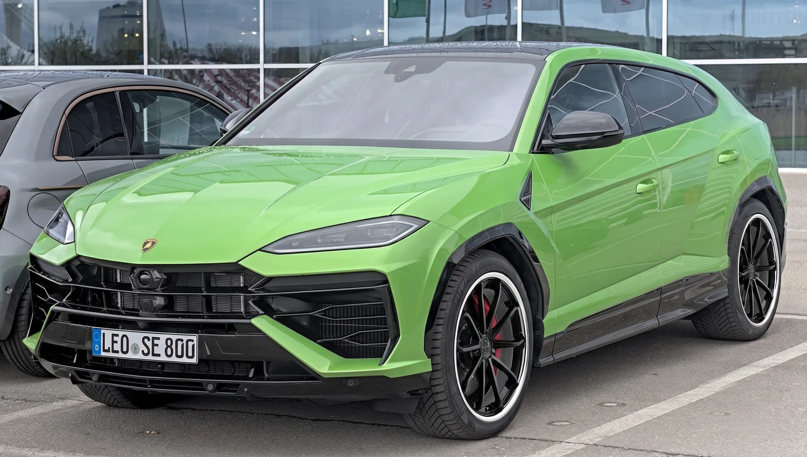 Lamborghini Urus with Blaque Diamond BD-23 wheels in Black