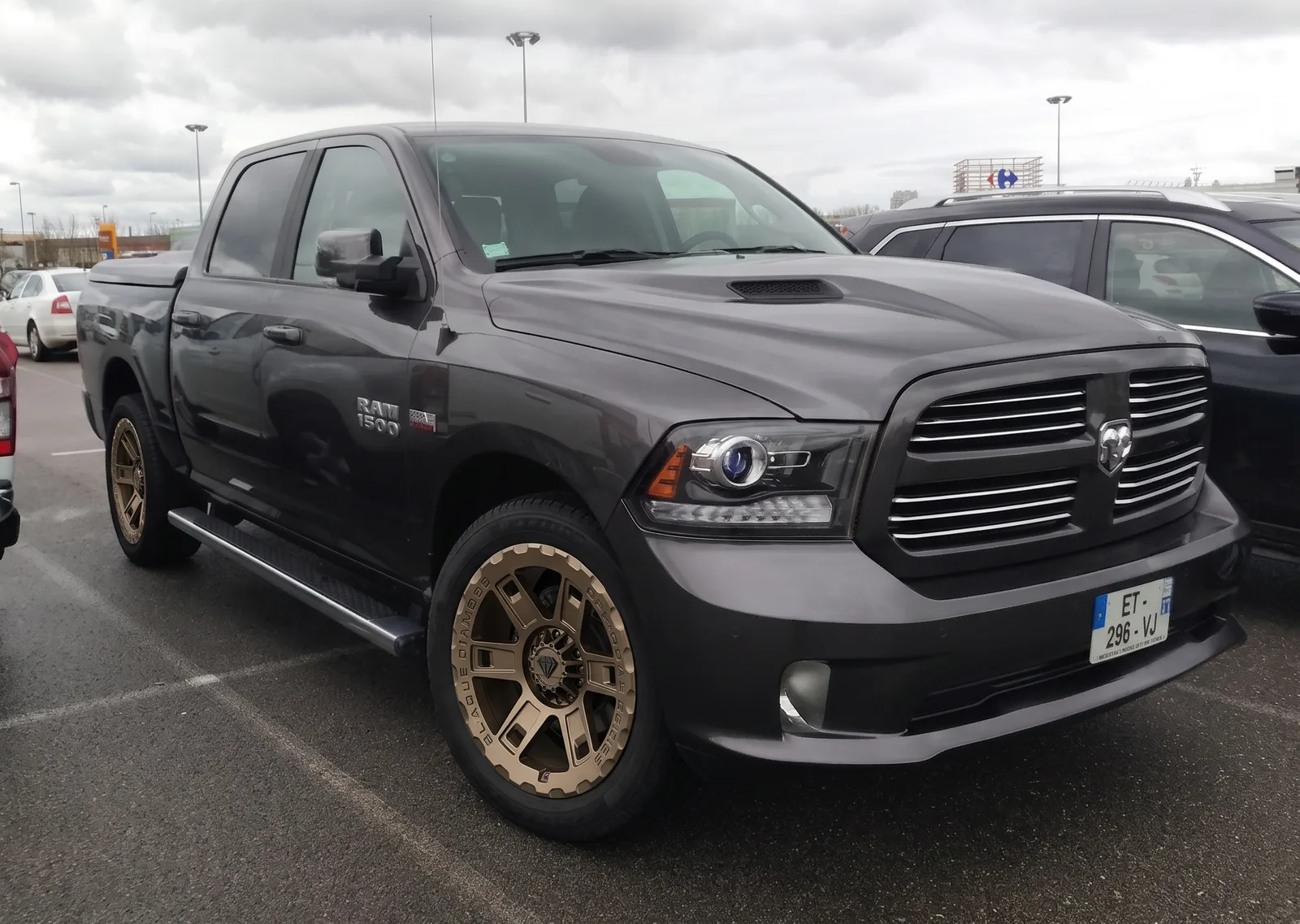 Ram 1500 with Blaque Diamond O801 wheels in Bronze