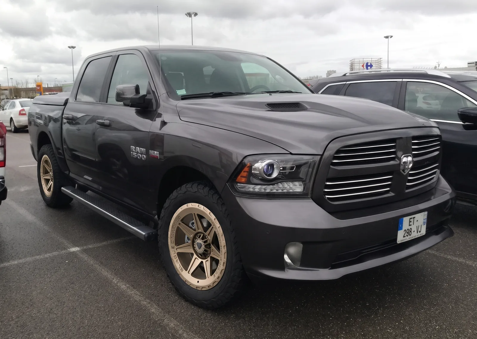 Ram 1500 with Blaque Diamond O102 wheels in Bronze