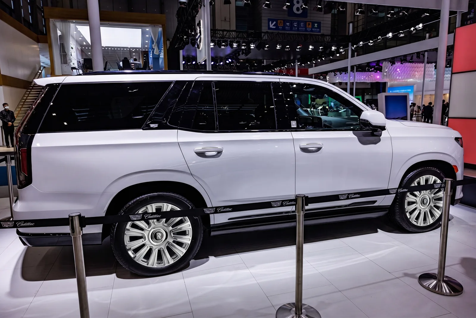 Cadillac Escalade with AG Luxury AGL77 wheels in Chrome